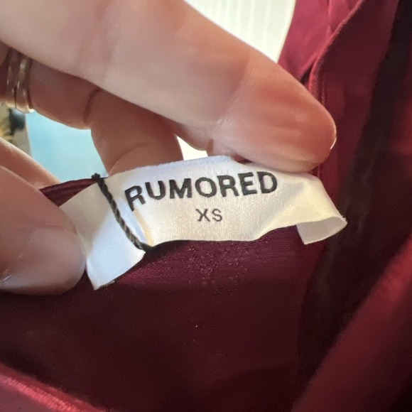 Rumored Dress Women XS Sweet Talker Mini Dress Merlot NWT  Bell Sleeve Open Back - Picture 6 of 9